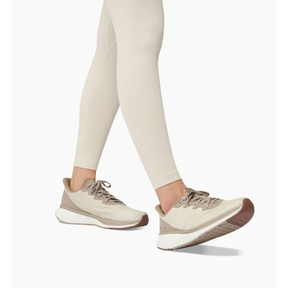 Lane-Eight Relay Trainer Latte Size 8.5 US